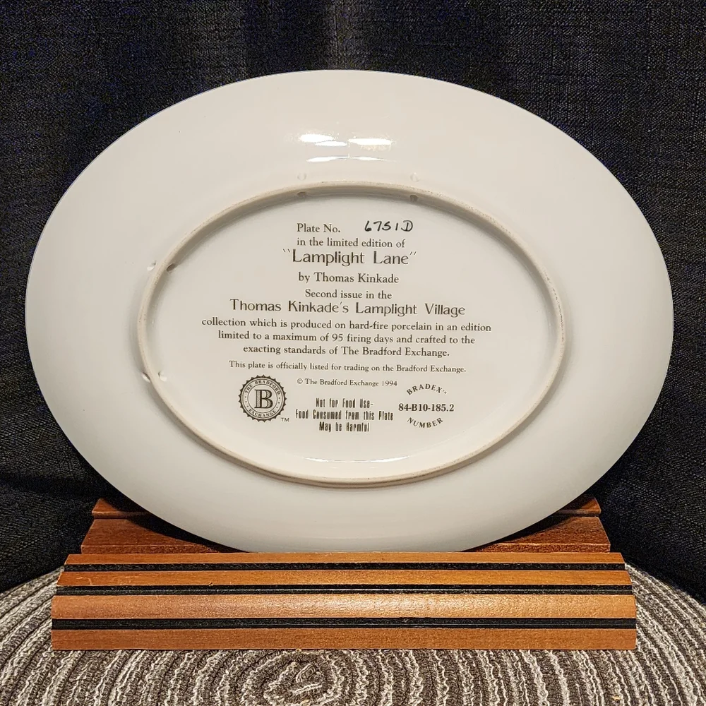 Thomas Kinkade - Lamplight Lane - Collectable plate.